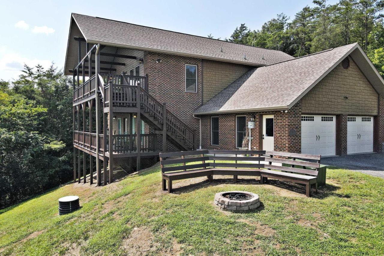 Pet-Friendly Smoky Mountain Retreat With Game Room! Sevierville Luaran gambar