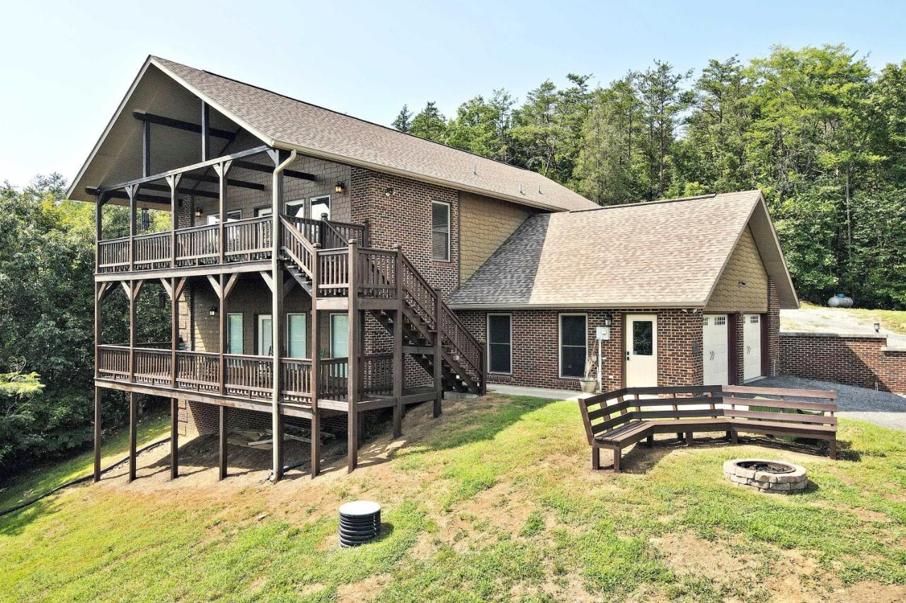 Pet-Friendly Smoky Mountain Retreat With Game Room! Sevierville Luaran gambar
